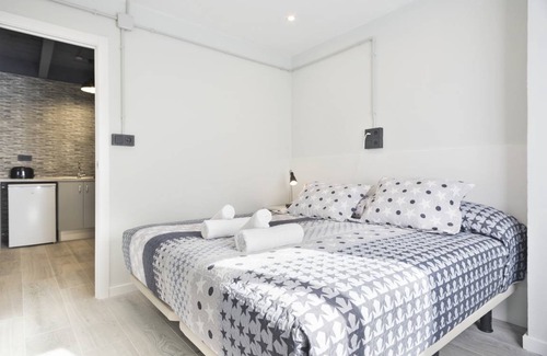 Collblanc y La Torrassa Apartment | 45 m² Apartment ∙ 2 bedrooms ∙ 4 guests
