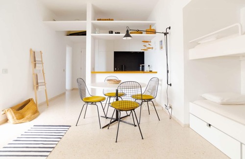 Santa Cruz de Tenerife Apartment | Beach hideaway apartment with modernist design