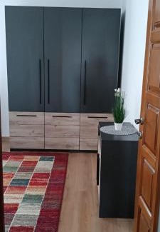 Piatra Neamt Apartment | Escapadă confortabilă-curte, parcare și liniște aproape de centru