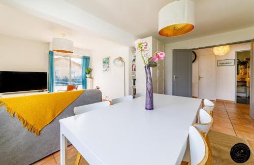 Le Mourillon Apartment | Escapade lumineuse, à 5 min de la plage et du port