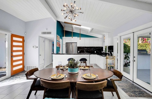 Sunmor House | Escapade - Pool & WiFi