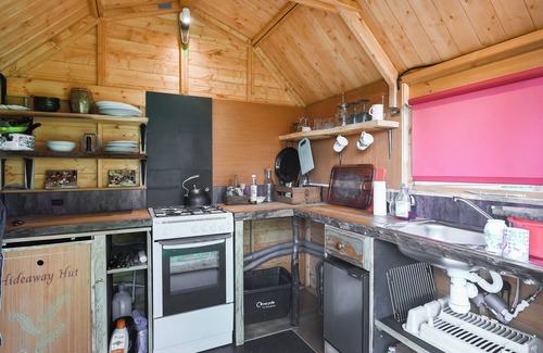 Bridgnorth Cottage | Escape and unplug in this off-grid eco Shepherd’s Hut.