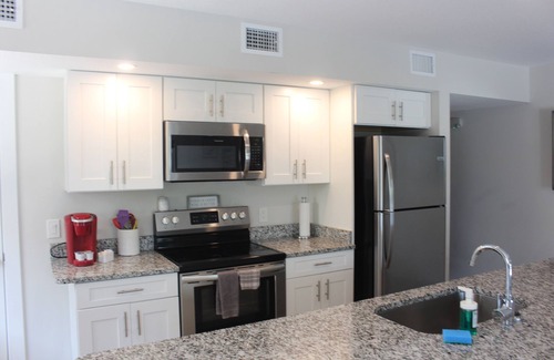 Nokomis Apartment | Escape Casey Key Hotel & Marina - 1 Bed 1 Bath K Bed Villa 4b