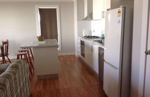 Wallaroo House | Escape Near the Beach (GROUND FLOOR ONLY)