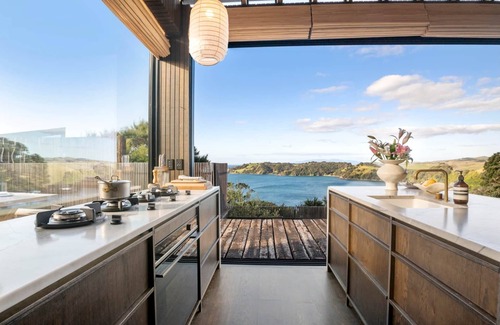 Waiheke Island House | ESCAPE ON BELLE | Coast & Country | WINTER DEAL - Stay for 3, Pay for 2