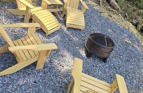 Dandridge Cottage | Escape reality at Douglas lake, HOT TUB, fire pit, Lake views. Couples Retreat.