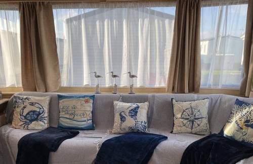 Whitstable Ski Chalet | Escape rio1 Caravan Seasalter Beach Outdoor Pool