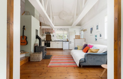Porthcurno House | Escape - Scandi beach house in sought after Porthcurno, dog friendly, parking