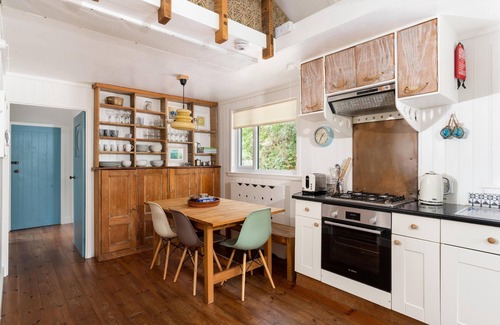 Porthcurno House | Escape - Scandi beach house in sought after Porthcurno, dog friendly, parking