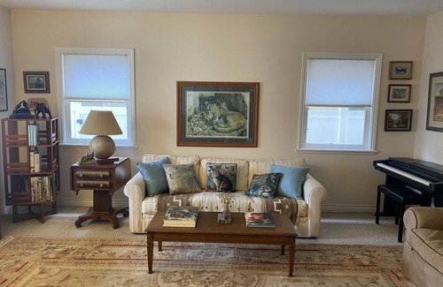 Old Towne House | Escape the City - Enjoy Seal Beach! Pool table! Charming 3 level sleeps 8.