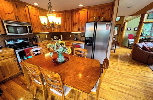 Sparta Cabin | Escape the Everyday -Find Peace in the Mountains This Sept @PineyCreekRetreat