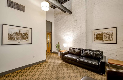 Downtown Columbus Hotel | Escape The Hustle and Bustle! Pet-Friendly, Near Jack Nicklaus Museum!