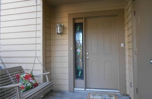 Saint Simons Island House | Escape the cold at 2BR home with WiFi, AC in fabulous Saint Simons Island, GA