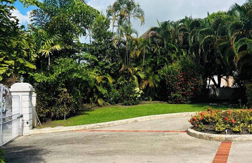 Paynes Bay Villa | Escape to a Delightful Spacious Family Villa