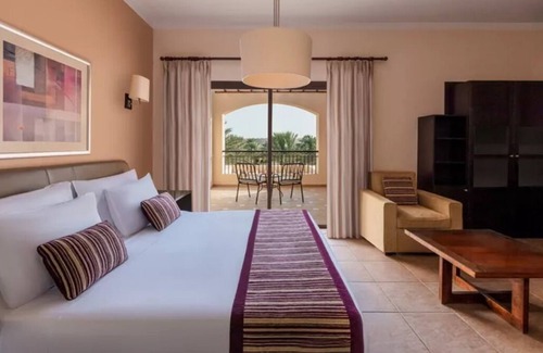 Makadi Bay Resort | Escape to Comfort | Poolside Peace, Spa Moments & Sea Breezes