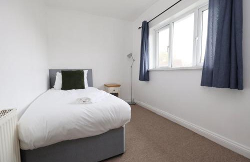Severn Beach Apartment | Escape to Comfort 3BR