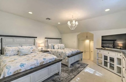 Spanish Grant House | Escape to Family Adventure at Paradise Cove!