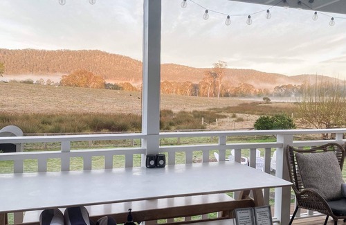 Millfield Cottage | Escape to Hunter Valley at Thallan Cottage. Pet-Friendly Outdoor Baths & Firepit