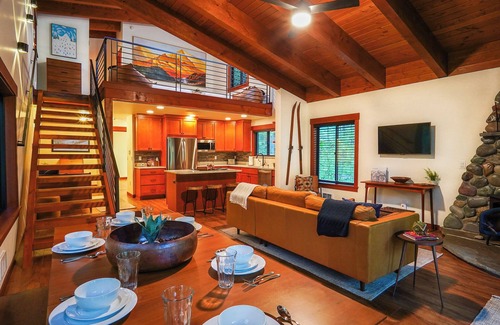 Warnick House | Escape to Luxury in the Woods: Hot Tub, EV Charger, & Fireplace!