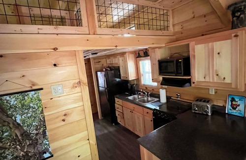 Mooresboro Cabin | Escape to nature in this cabin
