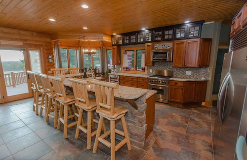 Mears Cabin | Escape to Nature. Indulge in Comfort. Create Unforgettable Memories.