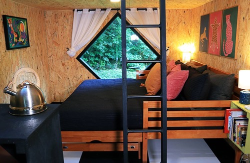 Barnardsville Cabin | Escape to Nature: Family-Friendly Blue Ridge Mountains Creekside Cabin
