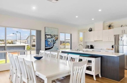 Middleton House | Escape to our spacious Beach House, ideally located at Middleton Beach, SA.