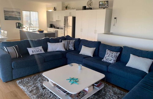 Middleton House | Escape to our spacious Beach House, ideally located at Middleton Beach, SA.