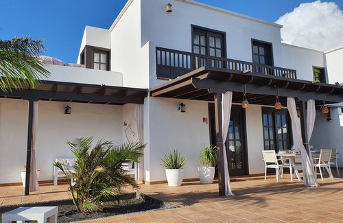 Playa Blanca House | Escape to Paradise:Villa Perla Nera – Your Oasis of Comfort and Serenity!nnn