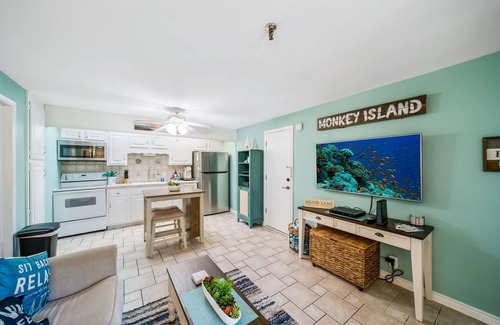 Afton Condo | Escape to Paradise on Grand Lake- Monkey Island Condo w Pool!