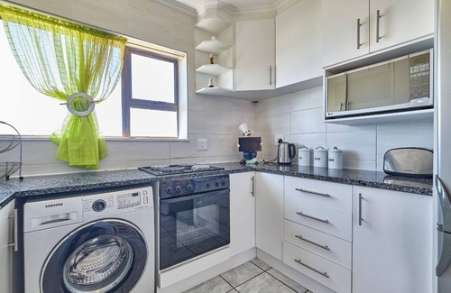 Amanzimtoti Apartment | Escape to Paradise at in Amanzimtoti