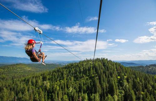 Whitefish Apartment | Escape To Ptarmigan Village 9