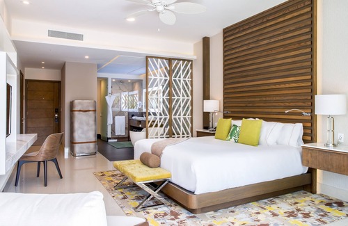 Puerto Juarez Resort | Escape to Pure Luxury with the entire Family!