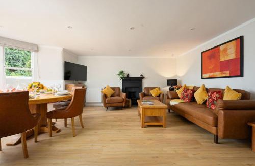 Longcroft Apartment | Escape to Serene Georgian Estate, near Edinburgh