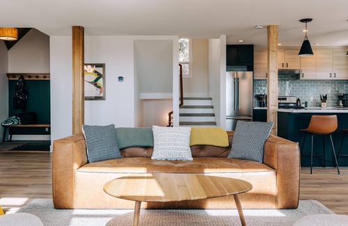 Pine Cove House | Escape to Tranquility: Views & Modern Amenities