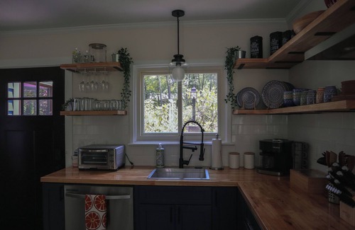Putnam Valley House | Escape to the lake! 3BR 2 Bath Lake House, 1 Hour North of NYC!