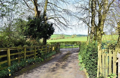 Uldale Cottage | Escape to The Mews, a 2-bedroom ground holiday apartment in Uldale, Cumbria.