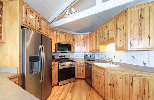 Treeloft House | Escape to the Mountains! 4BR/4BA Retreat Perfect for Families, Adventure Awaits!