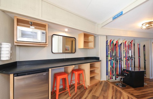 Treeloft House | Escape to the Mountains! 4BR/4BA Retreat Perfect for Families, Adventure Awaits!