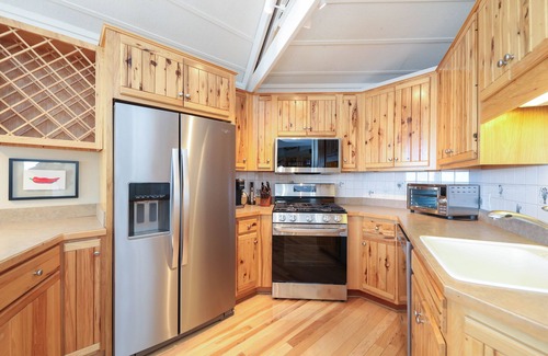 Treeloft House | Escape to the Mountains! 4BR/4BA Retreat Perfect for Families, Adventure Awaits!
