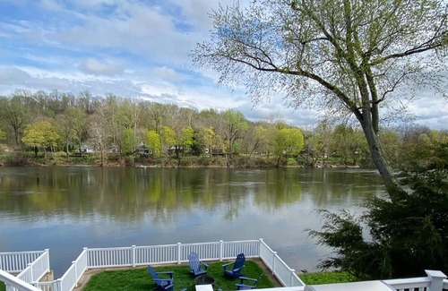 Martins Creek House | Escape to The Riverfront; On the Delaware River