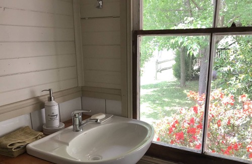 Upper Macdonald Cottage | Escape to the tranquil Thompson's Cottage