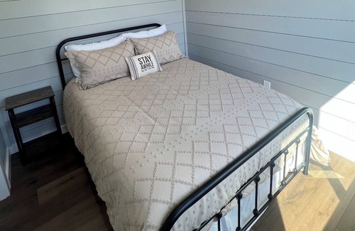 Fair Play Cottage | Escape to the Vineyard: Experience Luxury in our Tiny Home