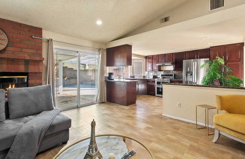 Walnut House | Escape to Tranquility at Breeze on N Country Hollow Drive - Your Retreat #41682
