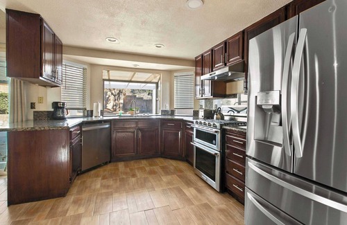 Walnut House | Escape to Tranquility at Breeze on N Country Hollow Drive - Your Retreat #41682