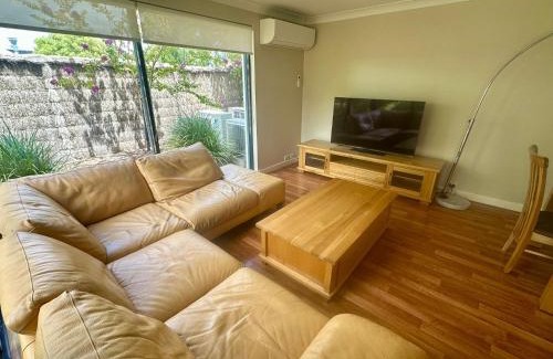 Broadwater Villa | Escape to Villa 4 - Cape View Resort