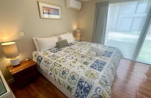 Broadwater Villa | Escape to Villa 4 - Cape View Resort