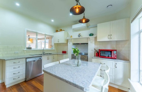 Warburton House | Escape to Yarra Donna Cottage