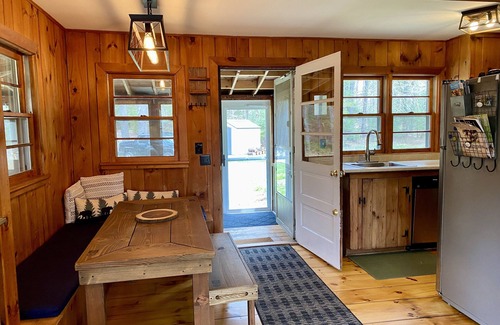 Peru Cabin | Escape to your cozy mountain retreat - Bromley, Stratton, Magic