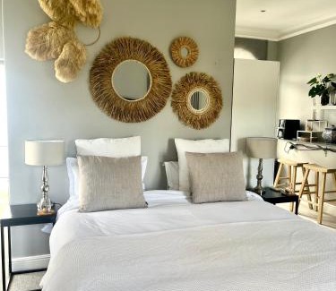 Claremont Apartment | Esme Road - WE HAVE NO LOADSHEDDING!
